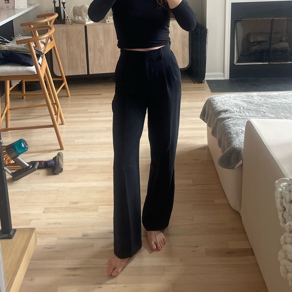 Aritzia Pants - Aritzia effortless pants
